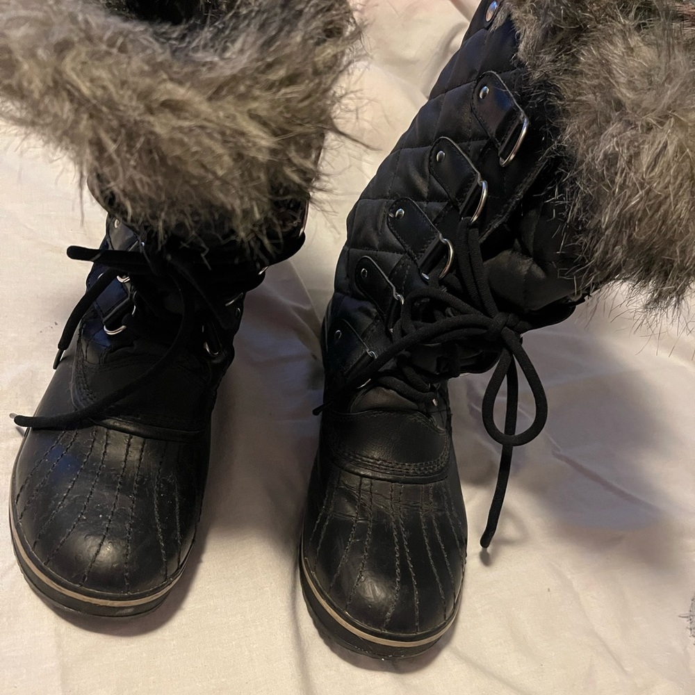 Women's Black Fur-Lined Winter Boots